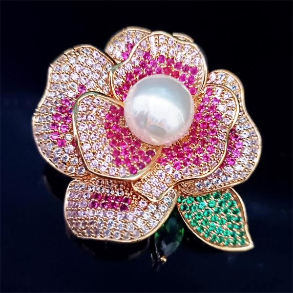 優雅なジルコンバラの花ブローチ優雅な椿の花真珠ピンドレス女性コートチャイナドレスアクセサリー