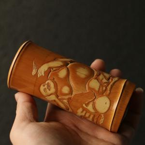 の戚庭飛純が手で残した青彫刻浅浮き彫り弥勒一体玉竹茶缶