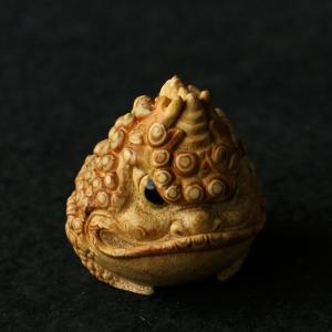 の名家劉衛強純は、釘だらけの小さな悪党金蟾の手で財を集めて宝を進めるように手作業で彫刻した