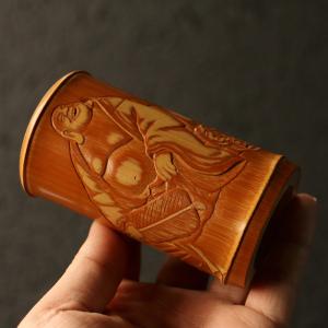 の戚庭飛純が手で残した青彫刻浅浮き彫り弥勒一体玉竹茶缶