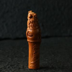 劉衛強作り立体彫刻金ヒキガエルハスの葉の中の実心竹の手で玉竹を