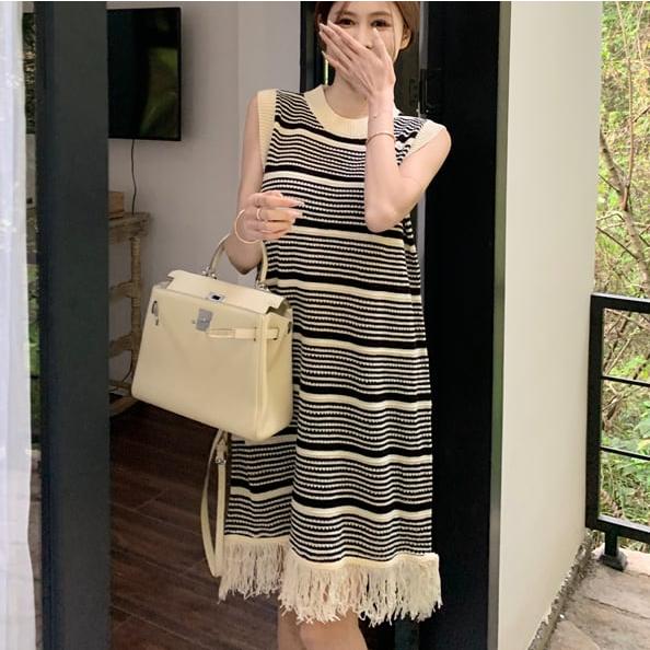 今季マストバイカジュアルボーダー柄フリンジニットワンピース　M-15025
