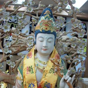 木彫 楠材 淡彩 梅花観音菩薩 立像 身丈4尺...の詳細画像4
