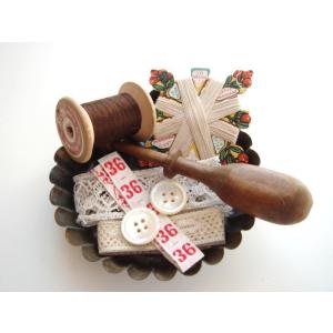 メルスリー アソート B フランス アンティーク 手芸セット 糸巻き レース シェルボタン ボビン