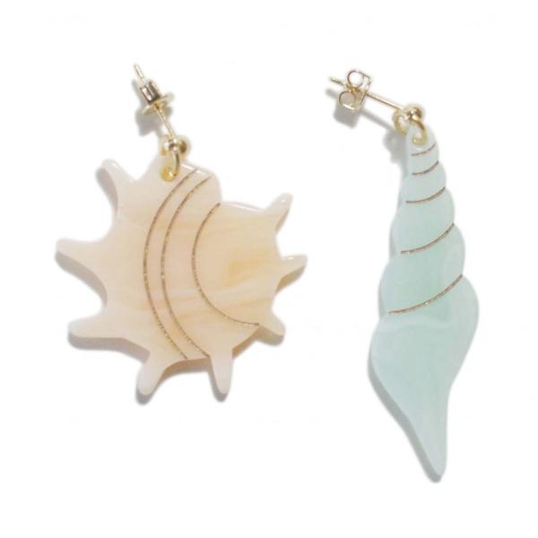 アクセサリー　ピアス　貝ピアス　巻貝