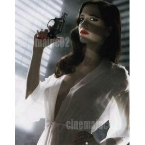 エヴァ・グリーン『シン・シティ 復讐の女神』セクシーに銃を持つエヴァの写真