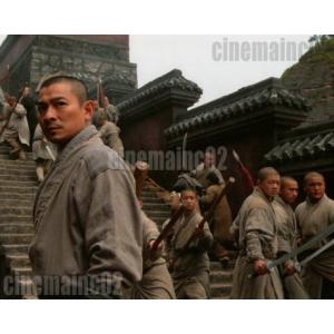 アンディ・ラウ/『新少林寺 SHAOLIN』階段で振り向く写真