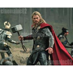 クリス・ヘムズワース/『アベンジャーズ』ハンマーを持つマイティ