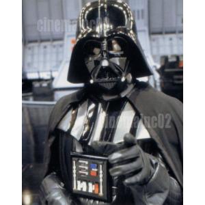 『スター・ウォーズ』手を出すダース・ベイダーの写真/縦