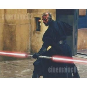 『スター・ウォーズEP１』ライトセーバーを下段に構えるダース・モールの写真