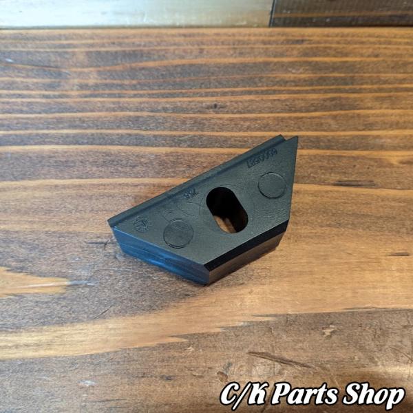 バッテリーホールドダウン 88-99y TBI/VORTEC 固定ブロック バッテリークランプ C1...