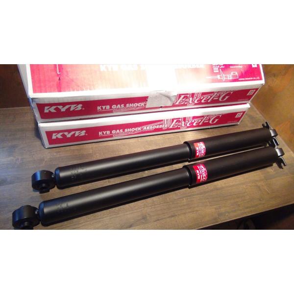 ショックアブソーバー 88-99y KYB リア ピックアップ＆2ドア用 ノーマル車高 スタンダード...