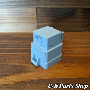 A/Cコンプレッサーリレー 四角 4PIN STANDARD C1500 K1500 サバーバン