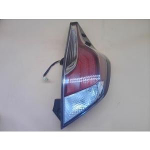 アクア DAA-NHP10 右テールランプ S 1G3  52-297 81551-52D00 81...