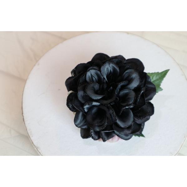 ブラックダリアのシックなコサージュ　ウエディング　成人式にも！