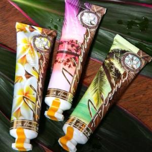 選べる2本セット ミニサイズ ハンドクリーム 30g 保湿 携帯用 アイナ ハチミツエキス配合 プルメリア花エキス ココナッツオイル ヤシ油 配合 Kahiko