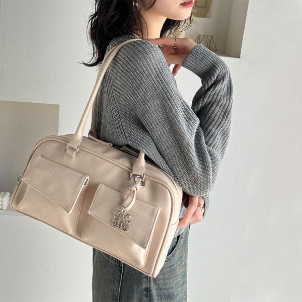 【mily bilet】 バッグ ショルダーバッグ レディース チャーム 付き フロント アウト ポ...