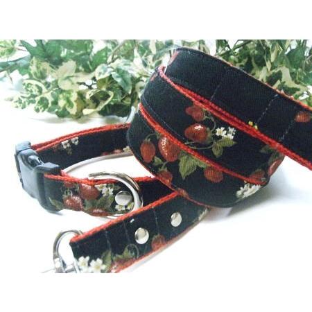 【30％OFF】【いちご畑：ブラック】M　犬　首輪＆リードセット