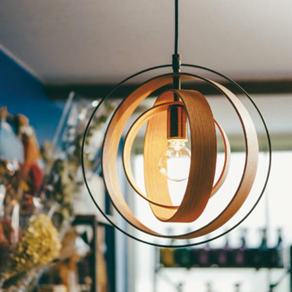 ペンダントライト 照明器具 おしゃれ 1灯 玄関灯 玄関照明 リビング トイレ 木製 惑星 リング ...