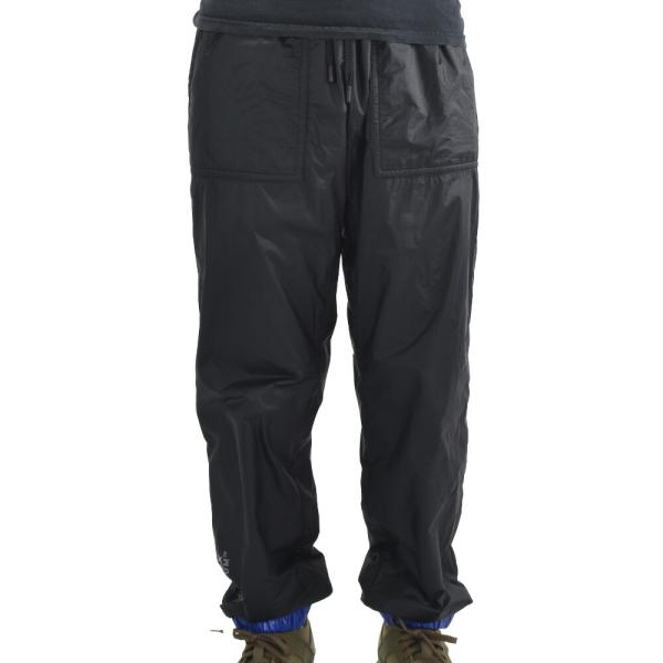 【並行輸入品】モンクレール ナイロンパンツ メンズ トレーナーパンツ ゴアテックス 中綿 ブラック ...