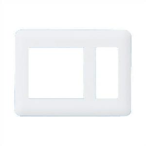 パナソニック　配線金具【WTF7503W】コンセントプレート　3連用　ラウンドホワイト