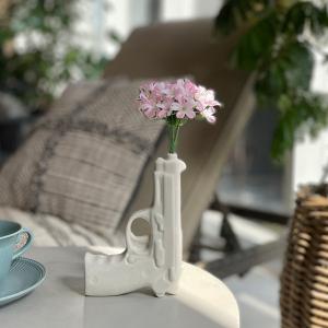 Bloomingville(ブルーミングヴィル) ピストルベース ホワイト