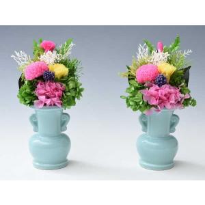 （送料無料）花瓶付き プリザーブドフラワー製 お仏壇向け飾り花 一対（2個セット） E9102-74K-2｜cocoarune
