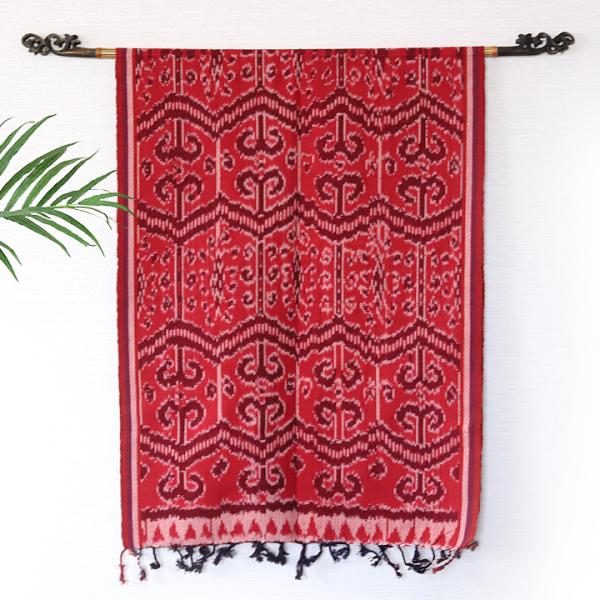 イカット トラジャ(赤系)60×160cm   織物 壁掛け バリ雑貨 バリ インテリア バリ風 バ...