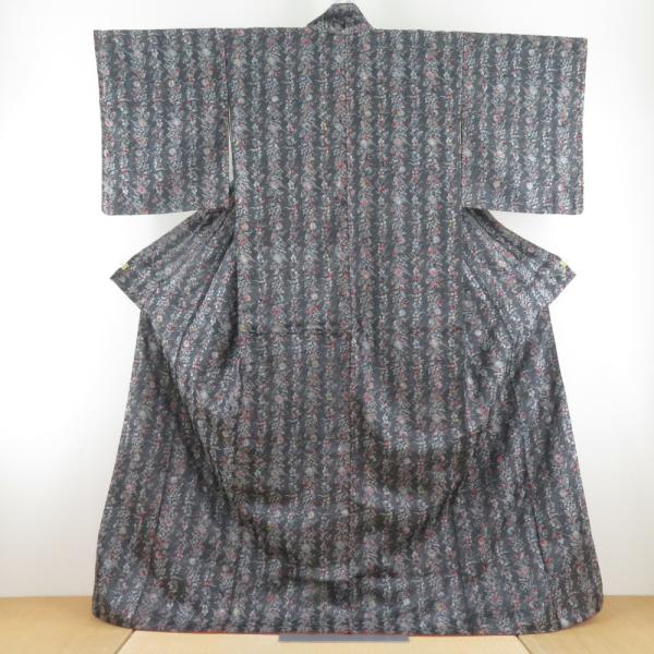 アンティーク 御召 草花柄 黒色 銀糸 袷 広衿 正絹 昭和レトロ 紋なし 昔着物 身丈167cm