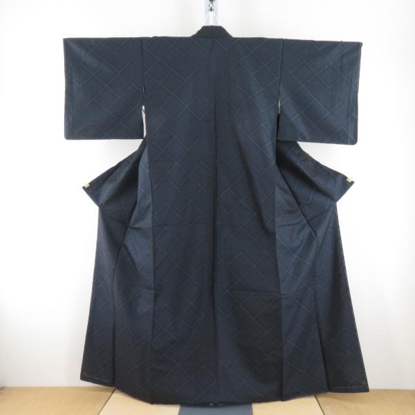 紬 着物 大島紬 幾何学模様 横双織式 黒色ｘ紺色 袷 広衿 カジュアル 仕立て上がり着物 身丈15...