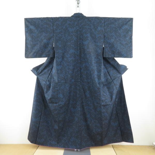 紬 着物 大島紬 花模様 紺色ｘ黒色 正絹 袷 広衿 カジュアル 仕立て上がり着物 身丈155cm