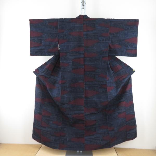 紬 着物 単衣 紺色ｘ赤色 雲取り模様 バチ衿 正絹 仕立て上がり着物 身丈155cm
