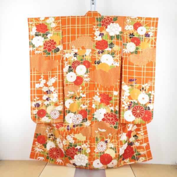 振袖 オレンジ色ｘ多色 季節の花々模様 箔入り 正絹 広衿 成人式 仕立て上がり 身丈157.5cm