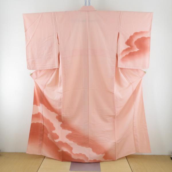付下げ 単衣 紋無し ぼかし染め サーモンピンク色ｘオレンジ色 雲取り紋様 バチ衿 正絹 仕立て上が...
