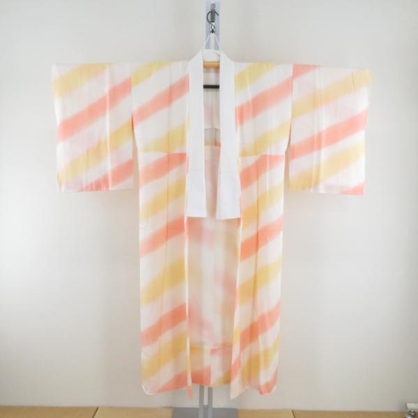 襦袢 長襦袢 白色ｘ薄黄色ｘサーモンピンク色 麻の葉地紋入り ぼかし染め 正絹 半衿付き 広衿 仕立...