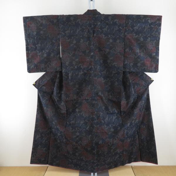 紬 着物 袷 黒色ｘ紺色ｘエンジ色 植物柄 バチ衿 正絹 カジュアル 仕立て上がり着物 身丈156c...