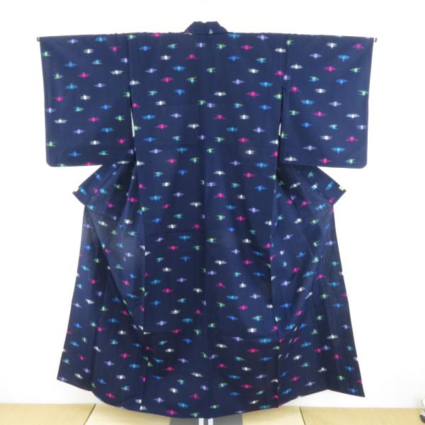 ウール着物 単衣 紺色ｘピンク色ｘ多色 幾何学模様 バチ衿 カジュアルきもの 普段着物 仕立て上がり...