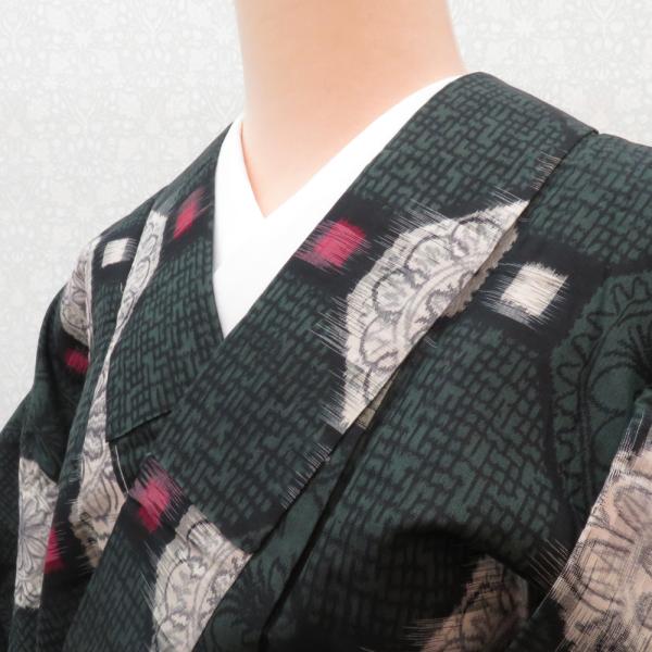 アンティーク 銘仙 昔着物 深緑地 白×黄×赤 袷 バチ衿 正絹 仕付け糸付き 昔きもの レトロモダ...