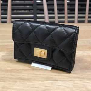 美品　CHANEL シャネル　財布　マトラッセ　ケース　フラップ　名刺入 CHANEL（シャネル） （新品・未使用品）シャネル CHANEL 19 マトラッセ