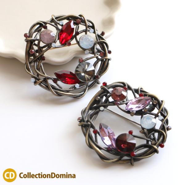 ピンブローチ ブローチ ビジュー ラインストーン リース レッド 赤色 パープル 紫色 マルチカラー...