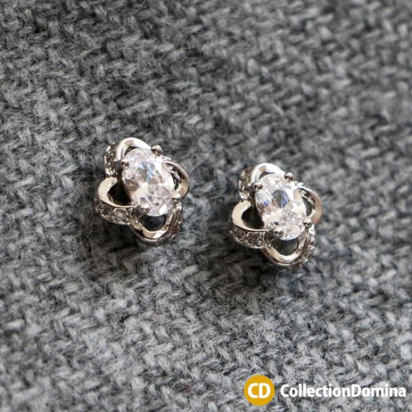 ピアス スタッドピアス チタンポスト キュービックジルコニア CZ ラインストーン 花 フラワー 小...