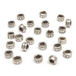 カレンシルバー キューブカット 2mm【1連販売】 / KLN-79CB-X : 天然石
