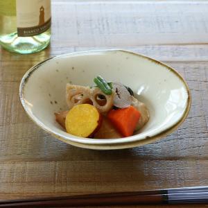 たわみ丸鉢 和食器 錆粉引 変形皿シリーズ 美濃焼 日本製 磁器 （食器 皿 和皿 食洗機対応 和風 電子レンジ対応）の商品画像