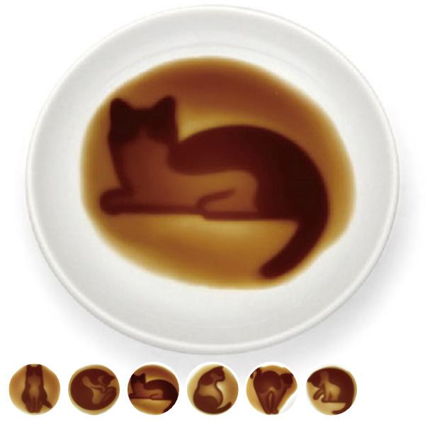 醤油皿 9cm ネコ 皿 食器 和食器 磁器 ねこ 猫 （ 電子レンジ対応 食洗機対応 絵柄 浮き出...