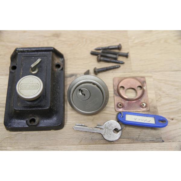 ヴィンテージ　アンティーク　DIY　パーツ　YALE　LOCK　ドア　玄関　扉　アメリカ製 （P18...