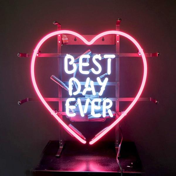 ネオンサイン / BEST DAY EVER ピンクのハート型 インテリア ネオン管 アメリカン イ...