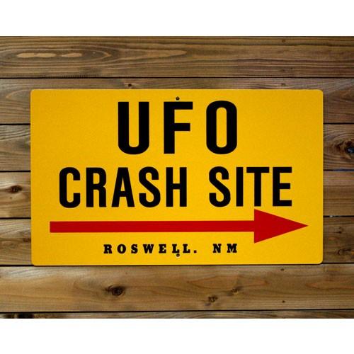 トラフィックサイン　UFO CRASH SITE （UFO事故現場?）　アメリカの道路標識