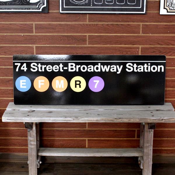 ニューヨーク地下鉄の案内標識 Lサイズ 「74 St -Broadway」 SW-3-L 縦30.5...