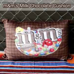 m&m's エムアンドエムズ スクエアクッション （ブラウン ） アメリカ雑貨 アメリカン雑貨