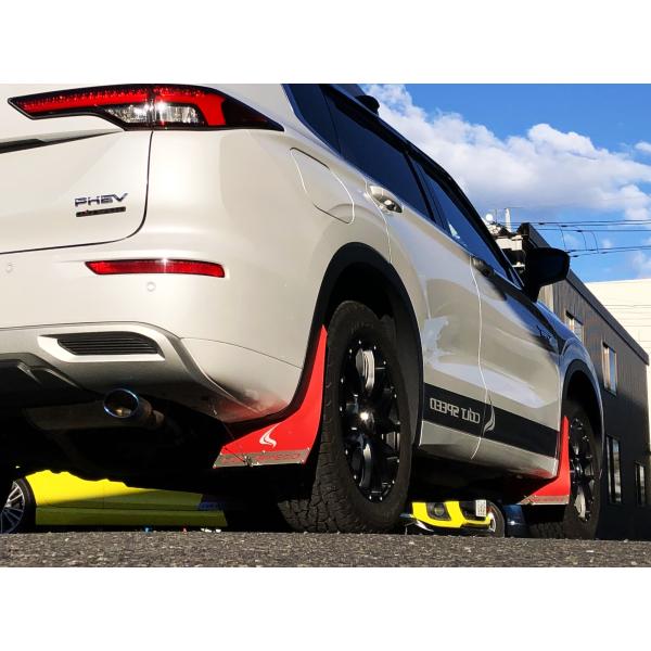 アウトランダーPHEV（GN0W）専用　コルトスピードマッドフラップ（レッドorブラック）